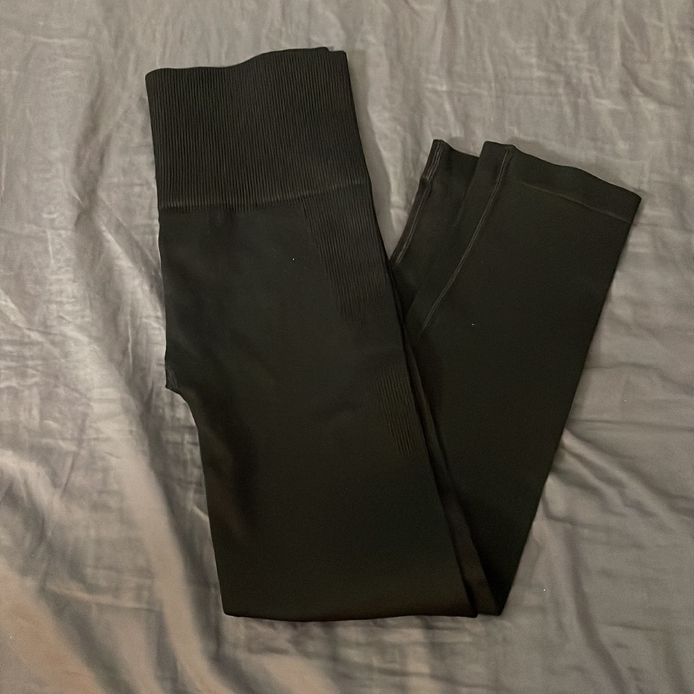 TLA by Morgan Stewart Black High Rise Ribbed Leggings